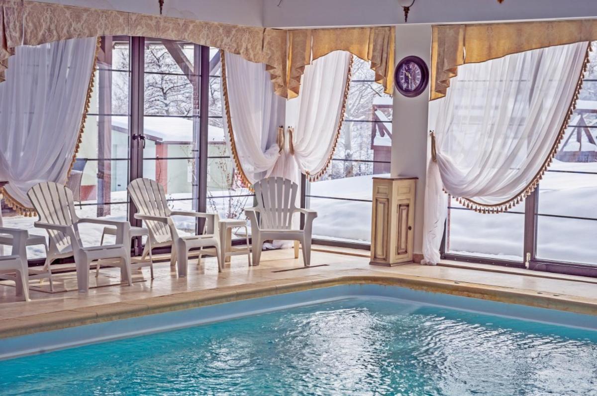 Отель Emire Boutique Зэрнешти Экстерьер фото
